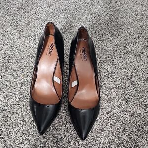 Black Patent Leather Women's Pumps